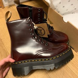 BRAND NEW never worn in absolute perfect condition